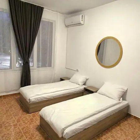 за гости Hotel Isperikh